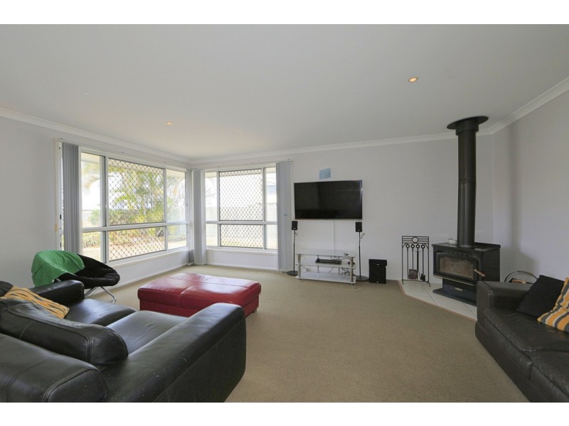 131 Barolin Esplanade, Coral Cove QLD 4670