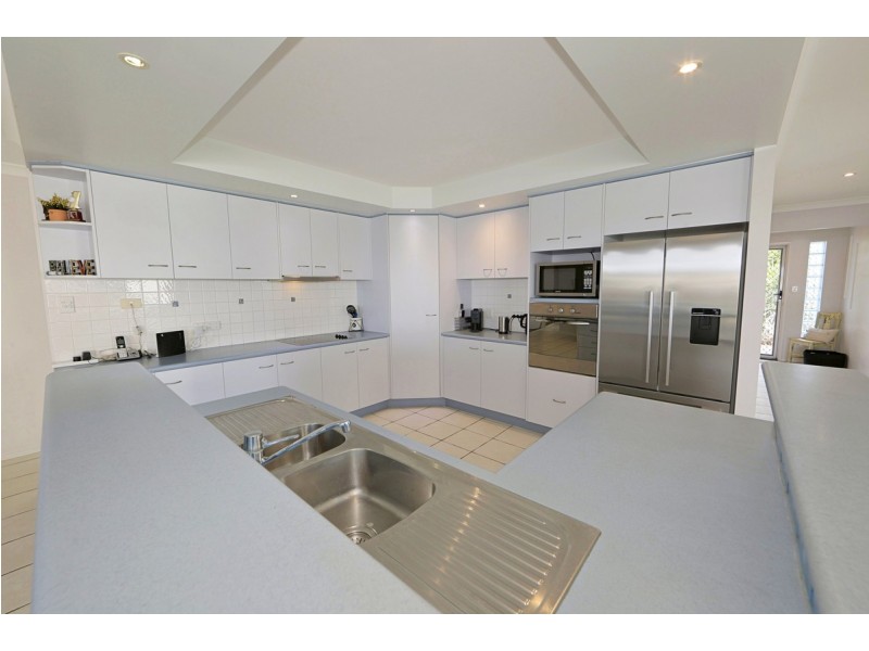 131 Barolin Esplanade, Coral Cove QLD 4670