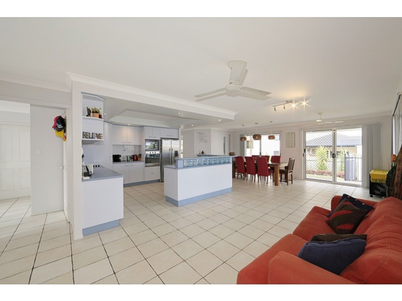 131 Barolin Esplanade, Coral Cove QLD 4670