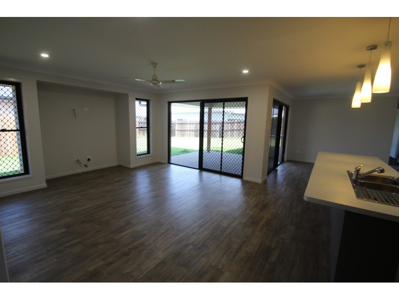 5 Venezia Court, Ashfield QLD 4670