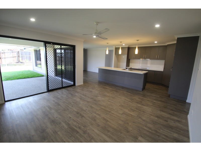 5 Venezia Court, Ashfield QLD 4670