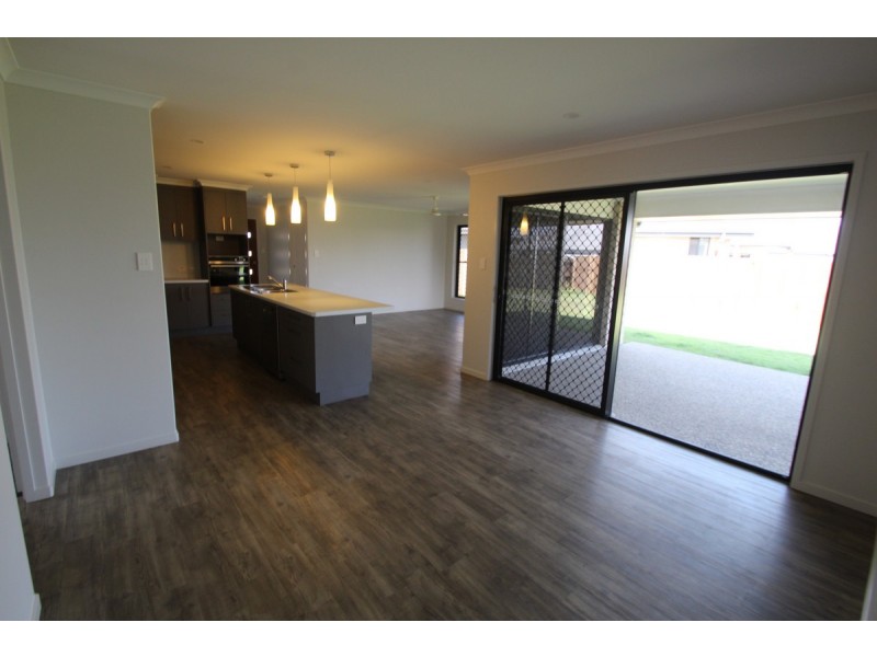 5 Venezia Court, Ashfield QLD 4670