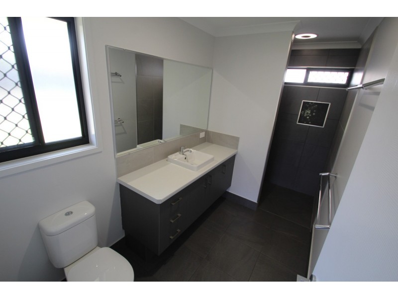 5 Venezia Court, Ashfield QLD 4670