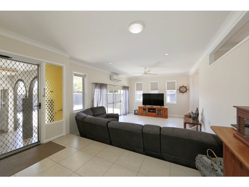 284 Bargara Road, Kalkie QLD 4670