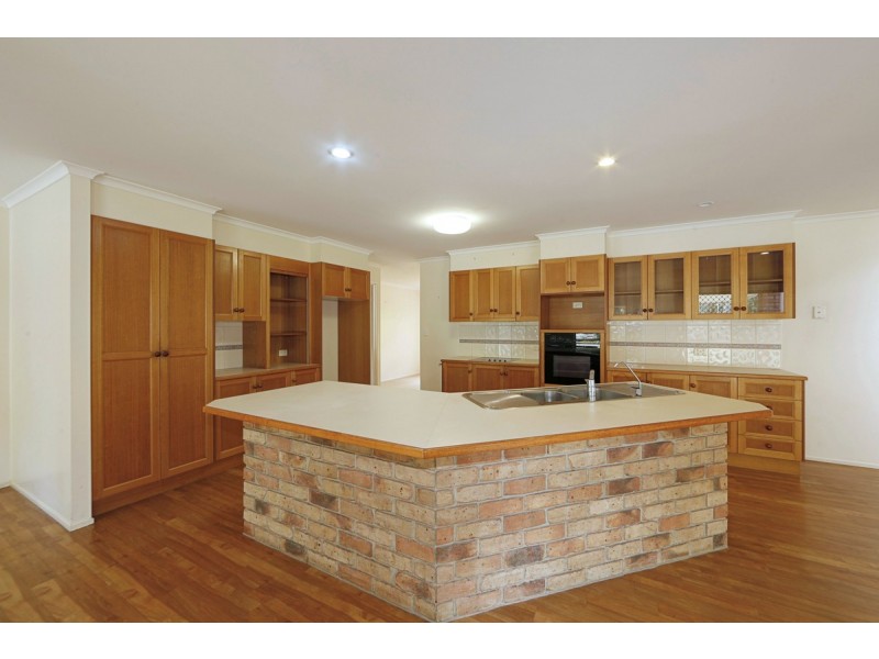 7 Cockatoo Crescent, Gooburrum QLD 4670