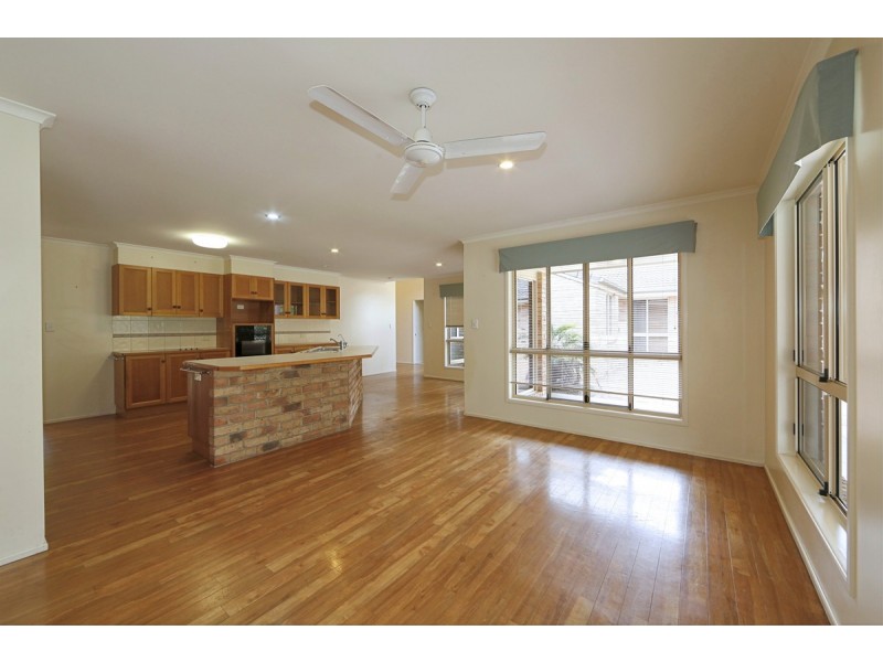 7 Cockatoo Crescent, Gooburrum QLD 4670