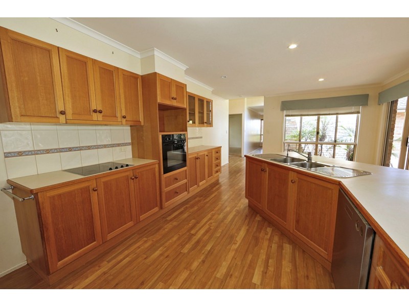 7 Cockatoo Crescent, Gooburrum QLD 4670