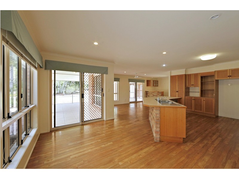 7 Cockatoo Crescent, Gooburrum QLD 4670