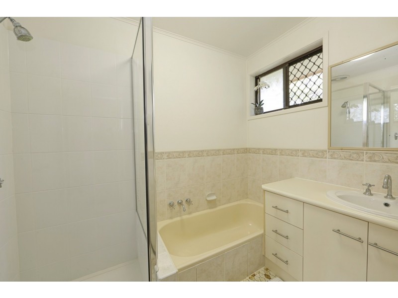 4 Shailers Circuit, Thabeban QLD 4670