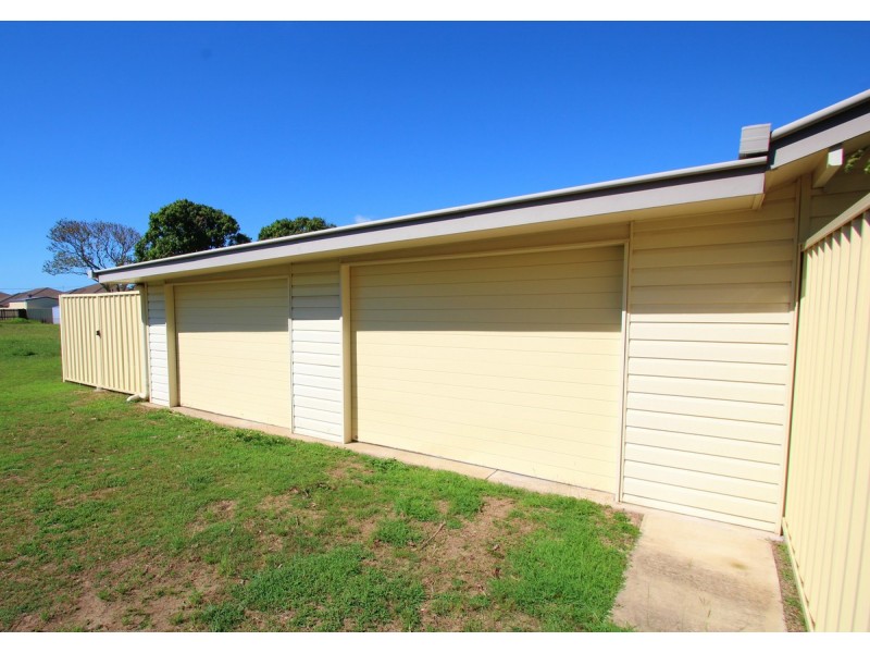 21 Avenell Street, Avenell Heights QLD 4670