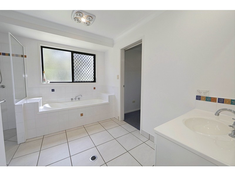 40 Arcadia Drive, Branyan QLD 4670