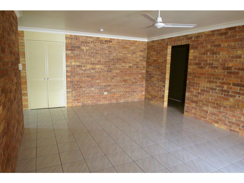 12 Smiths Road, Avoca QLD 4670