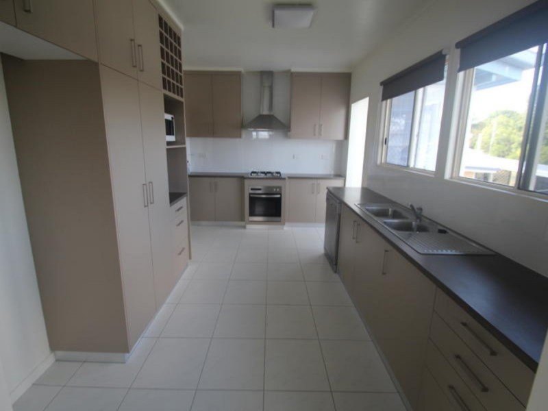 1 Grimstead Street, Bundaberg West QLD 4670