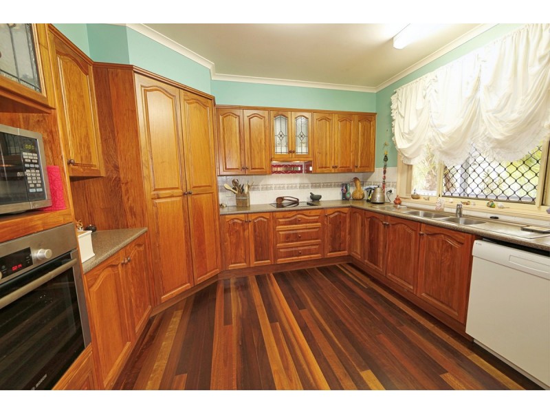 4 Pinto Avenue, Branyan QLD 4670