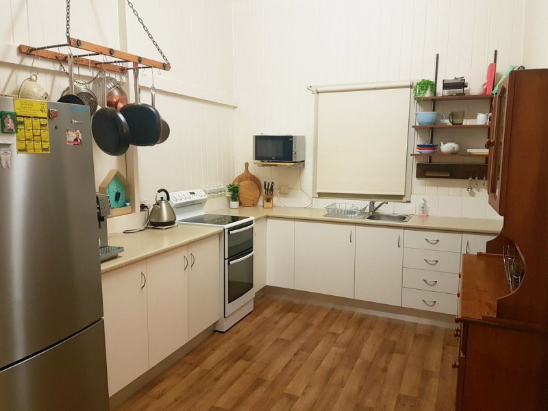 138 Elliott Heads Road, Avenell Heights QLD 4670