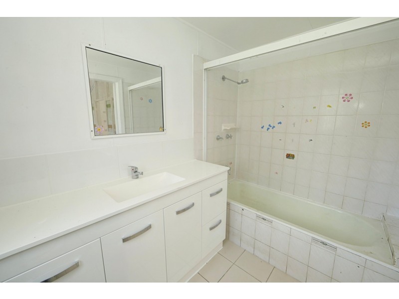 18 Madelyn Close, Moore Park Beach QLD 4670