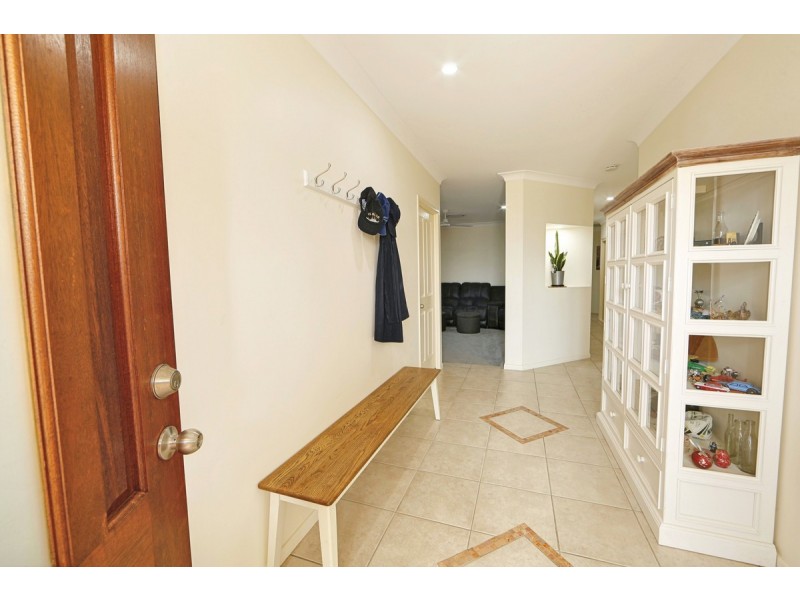 11 Francis Place, Innes Park QLD 4670