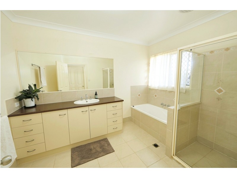 11 Francis Place, Innes Park QLD 4670