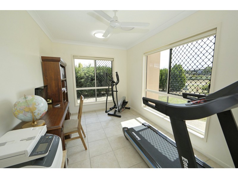 11 Francis Place, Innes Park QLD 4670