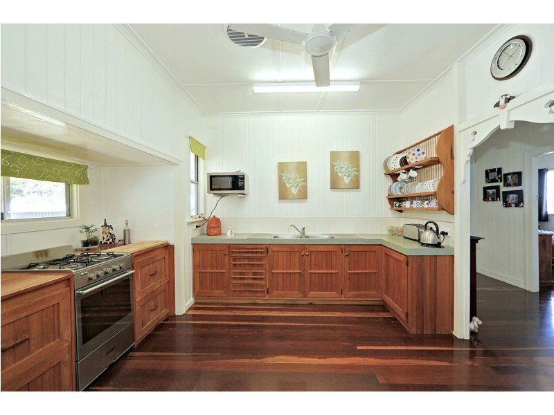 25 Vasey Street, Avenell Heights QLD 4670