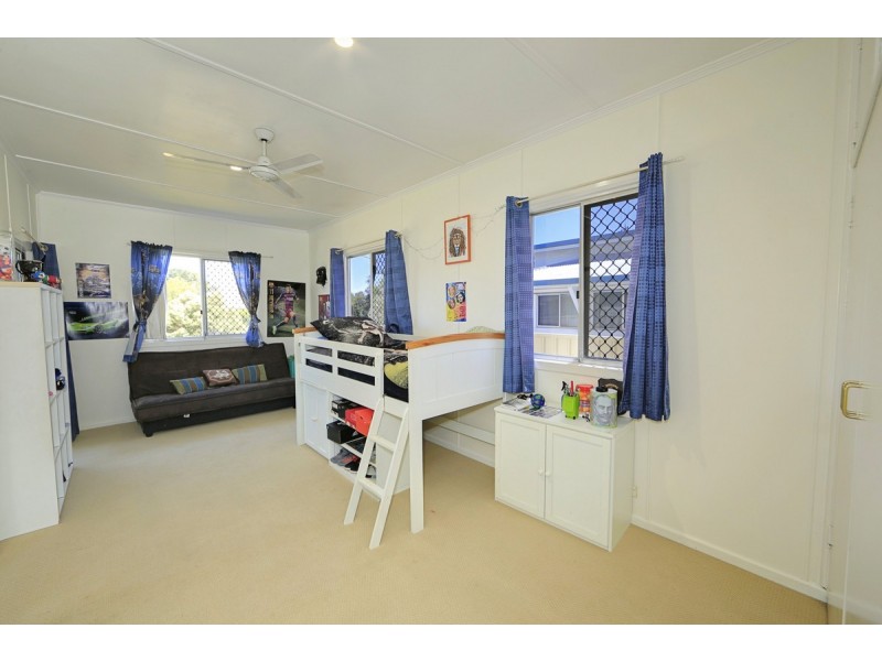 25 Vasey Street, Avenell Heights QLD 4670