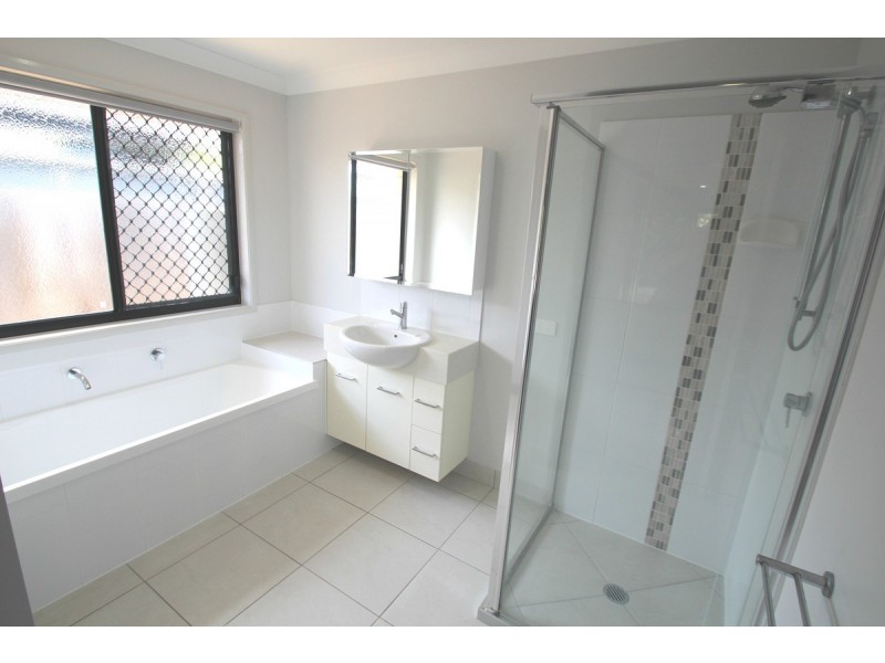 6 Yates Court, Kepnock QLD 4670