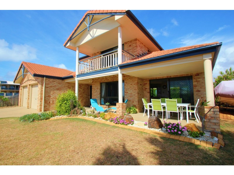 11 Sea Esplanade, Elliott Heads QLD 4670