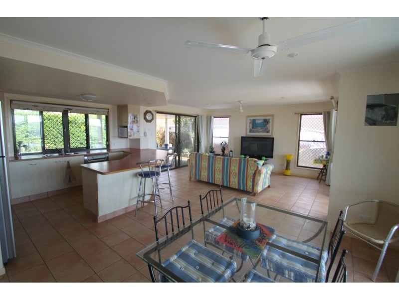 11 Sea Esplanade, Elliott Heads QLD 4670