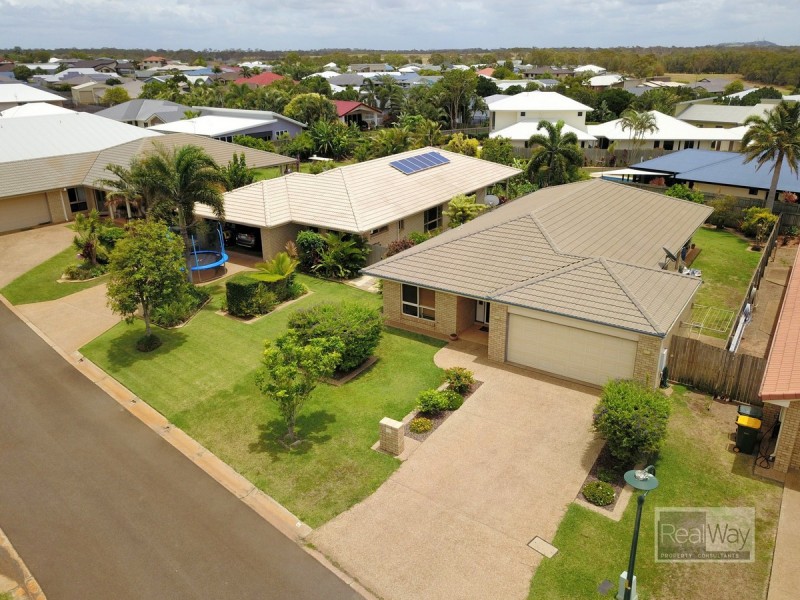 14 McCallum Close, Coral Cove QLD 4670