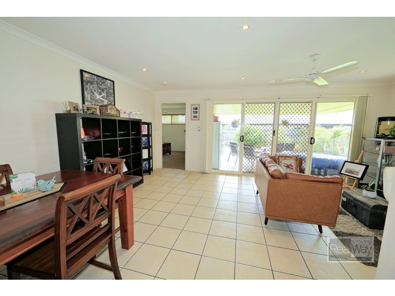 14 McCallum Close, Coral Cove QLD 4670
