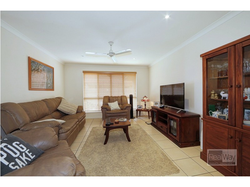 14 McCallum Close, Coral Cove QLD 4670