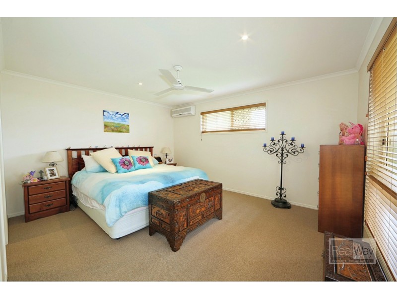 14 McCallum Close, Coral Cove QLD 4670