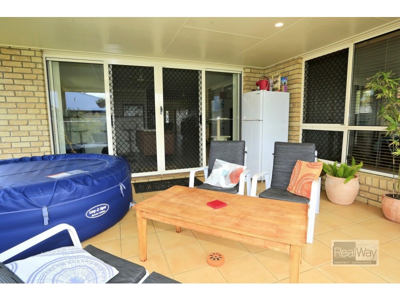14 McCallum Close, Coral Cove QLD 4670