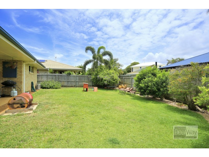 14 McCallum Close, Coral Cove QLD 4670