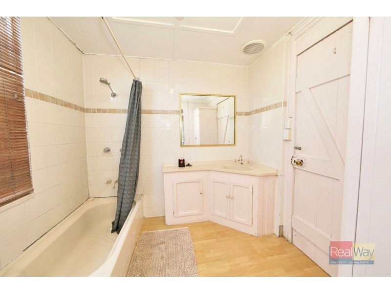 6 Walker Street, Walkervale QLD 4670