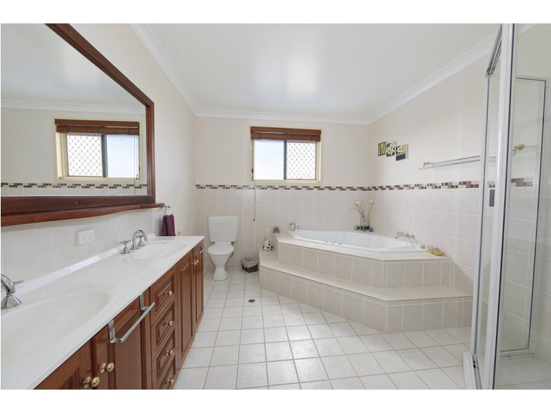 18 Clydesdale Avenue, Branyan QLD 4670