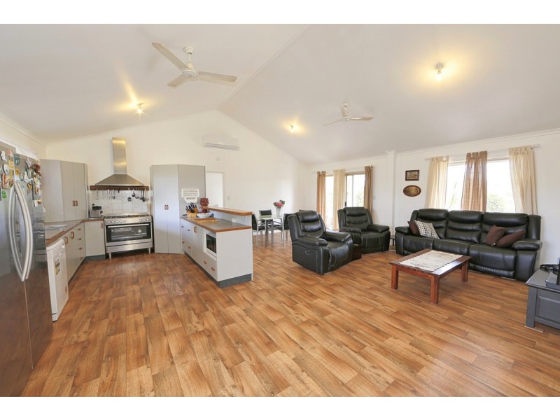 686 River Road, Bungadoo QLD 4671