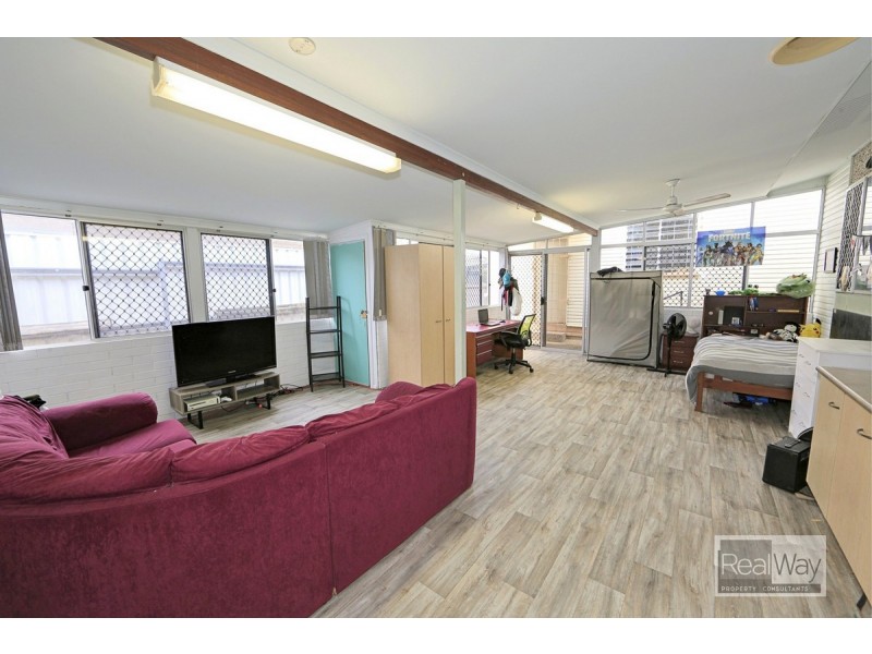 1 Pizzey Street, Kepnock QLD 4670