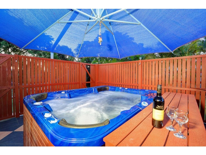 23 Hinkler Avenue, Bundaberg North QLD 4670