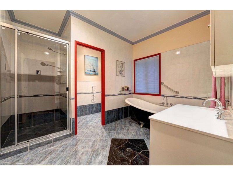 23 Hinkler Avenue, Bundaberg North QLD 4670