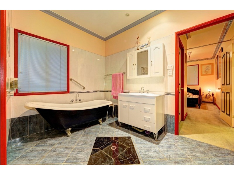 23 Hinkler Avenue, Bundaberg North QLD 4670