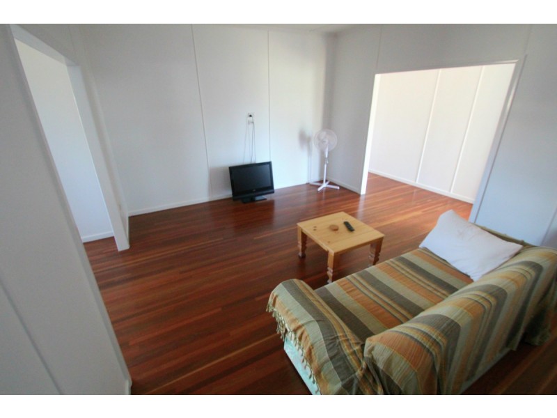 38 Bathurst Street, Elliott Heads QLD 4670