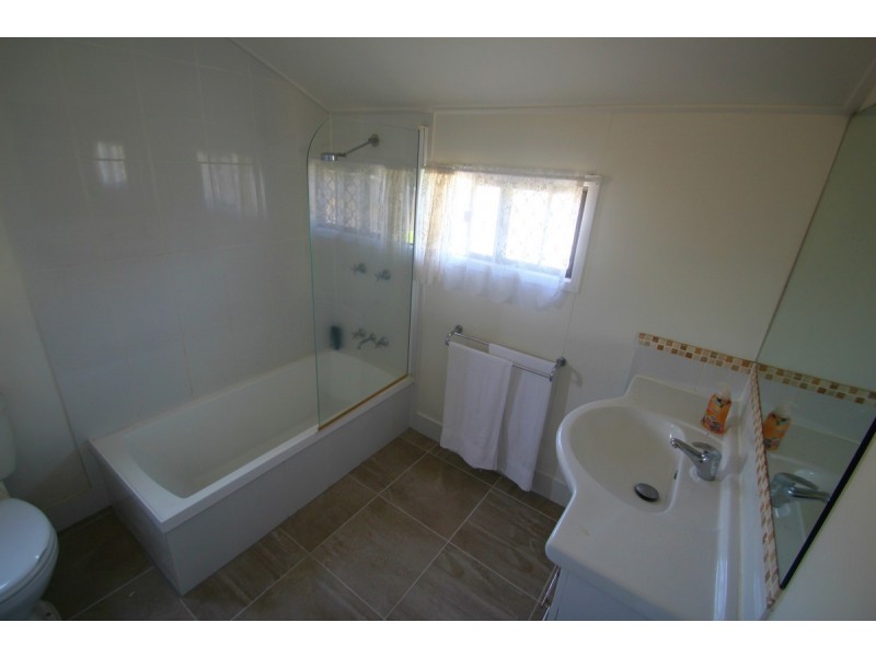 11 Steffensen Street, Svensson Heights QLD 4670