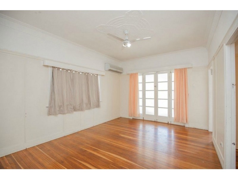 32 McCracken Street, Walkervale QLD 4670