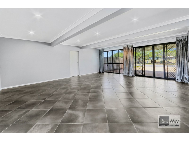 11 Sloane Street, Kalkie QLD 4670