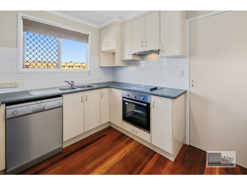 11 Sloane Street, Kalkie QLD 4670