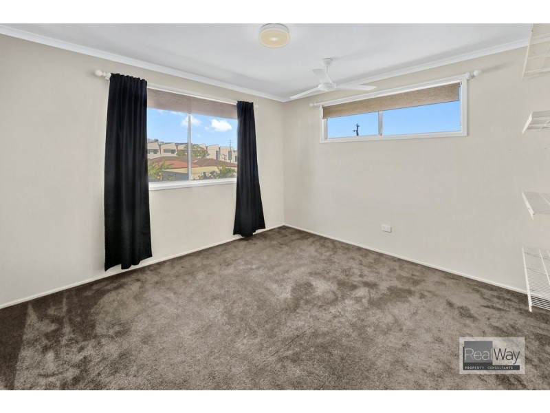 11 Sloane Street, Kalkie QLD 4670