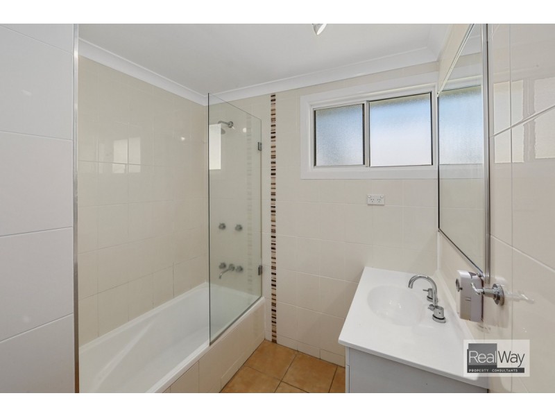 11 Sloane Street, Kalkie QLD 4670