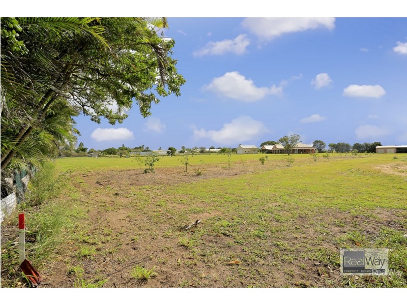 5 Leacy Place, Gooburrum QLD 4670