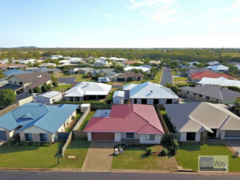 12 Toppers Drive, Coral Cove QLD 4670